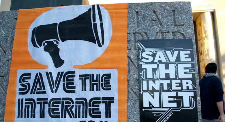 save-the-internet-sign-2