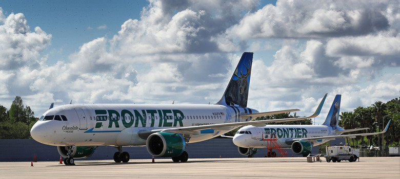 Frontier Airlines plane
