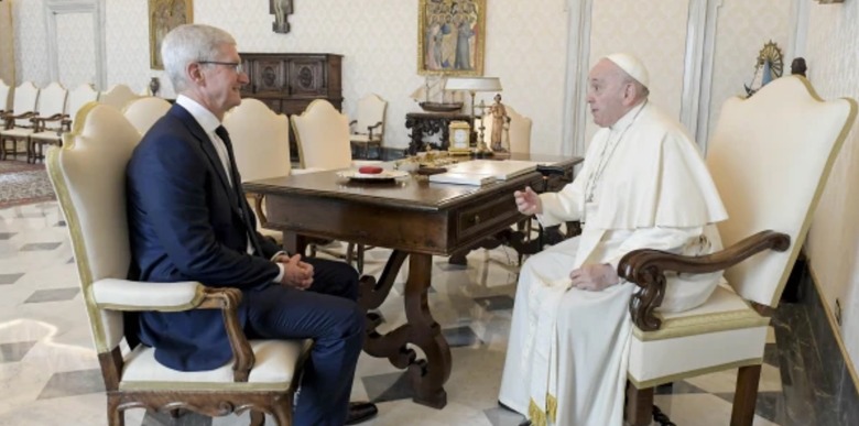 Apple's CEO Tim Cook and Pope Francis