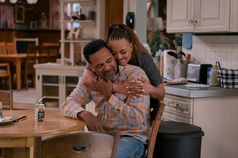 Mike Epps as Bennie, Kim Fields as Regina in The Upshaws.