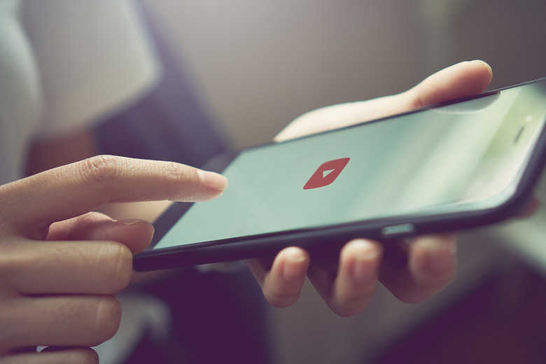 watching-movie-streaming-to-iphone