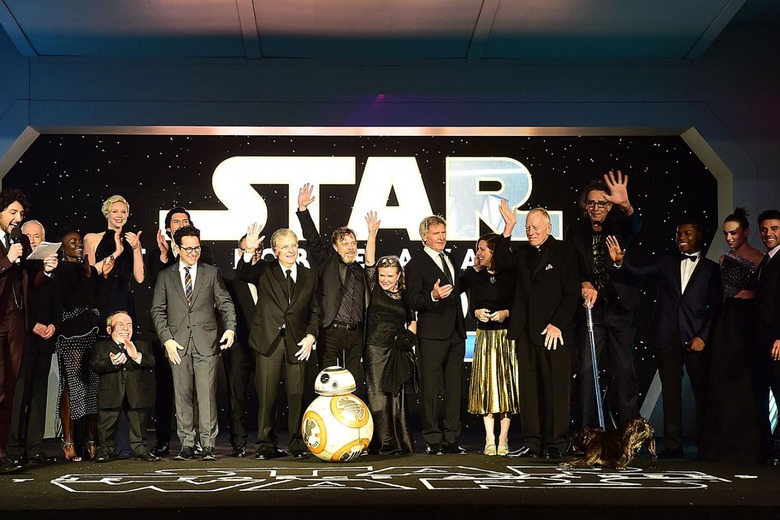star-wars-force-awakens-episode-8-cast