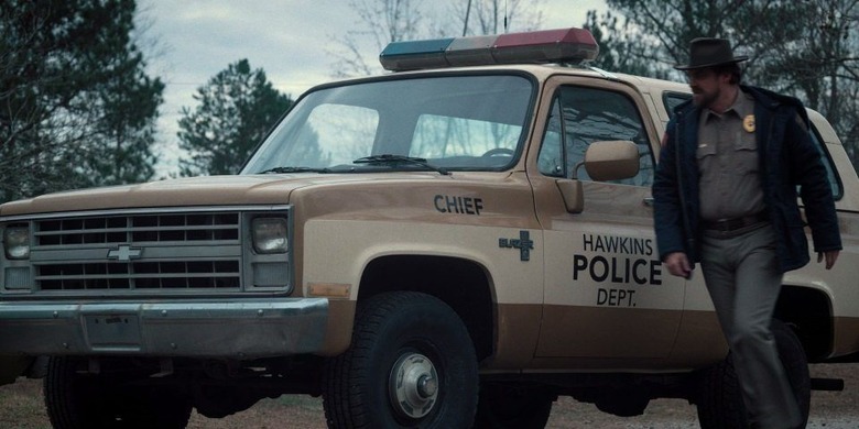stranger-things-hopper-police-car
