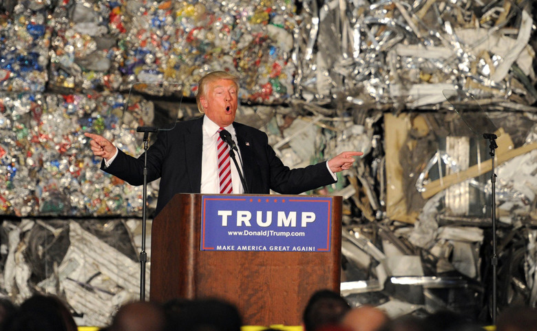 trump-garbage-wall