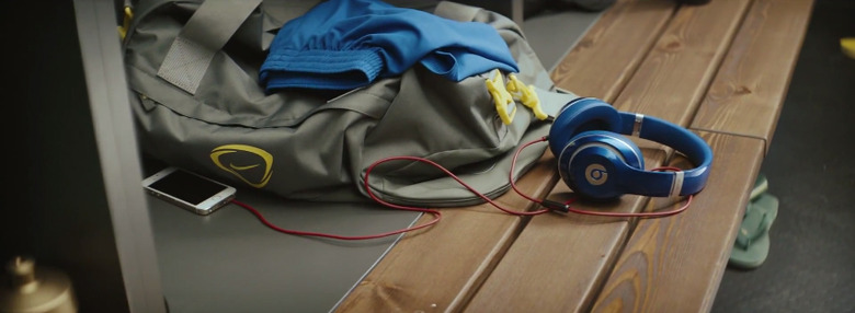 iphone-5s-beats-world-cup-ad-1