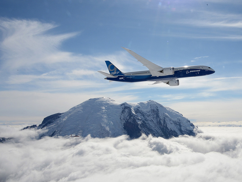 boeing-787-9-dreamliner-1