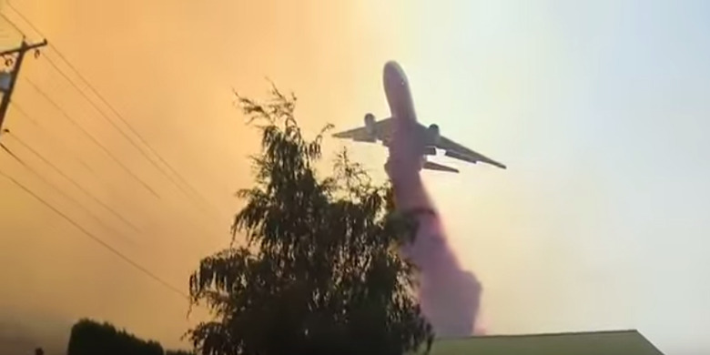 dc-10-air-tanker-wildfire-water-drop