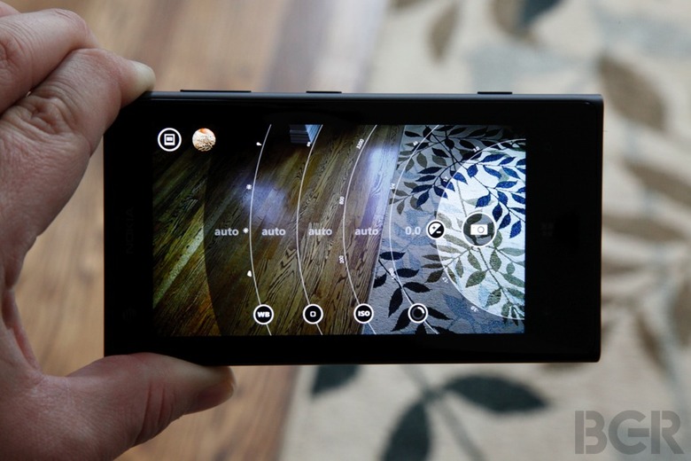 BGR-Nokia-Lumia-1020-16