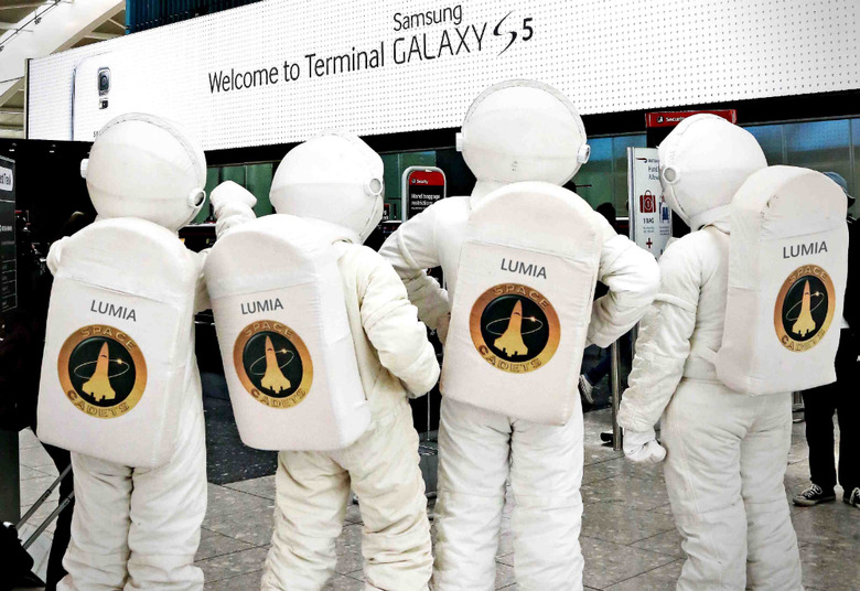 nokia-lumia-galaxy-s5-terminal-5-heathrow-1