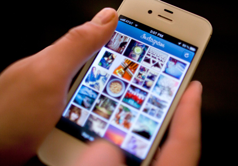 instagram-iphone-sign