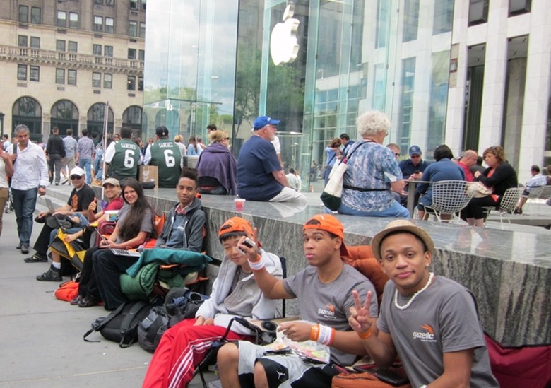 iPhone Line Waiting