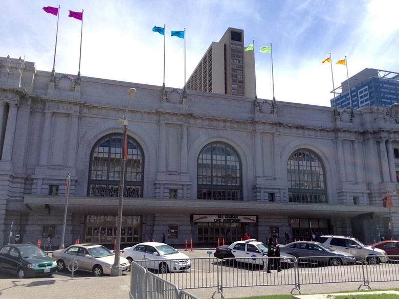 bill-graham-civic-auditorium-iphone-6s-1