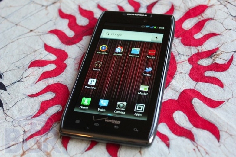 motorola-droid-razr-maxx-review-verizons-smartest-smartphone-is-still-a-tough-sell