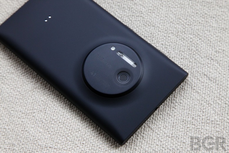 BGR-Nokia-Lumia-1020-8