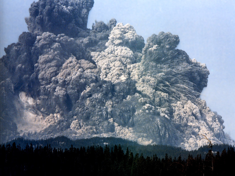 JLM-NatGeo-Mount-St-Helens-1980-May-18