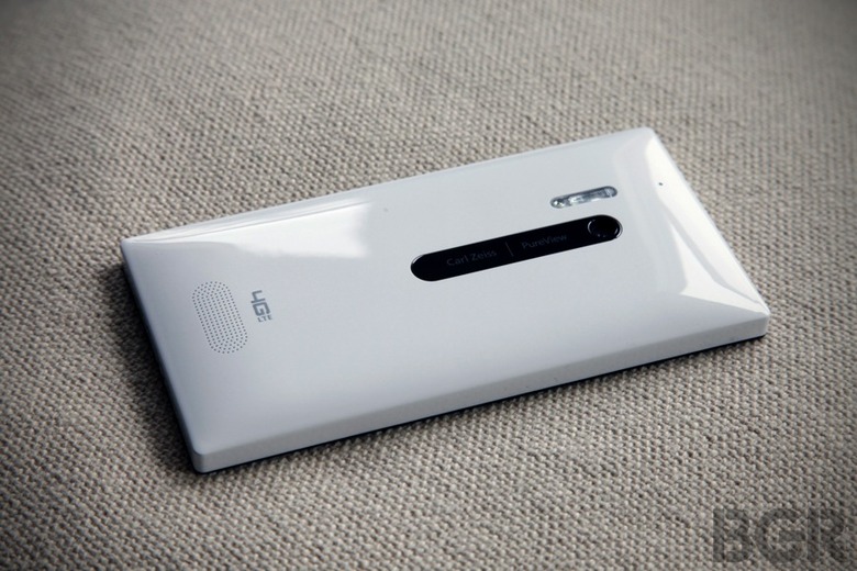 BGR-nokia-lumia-928-1