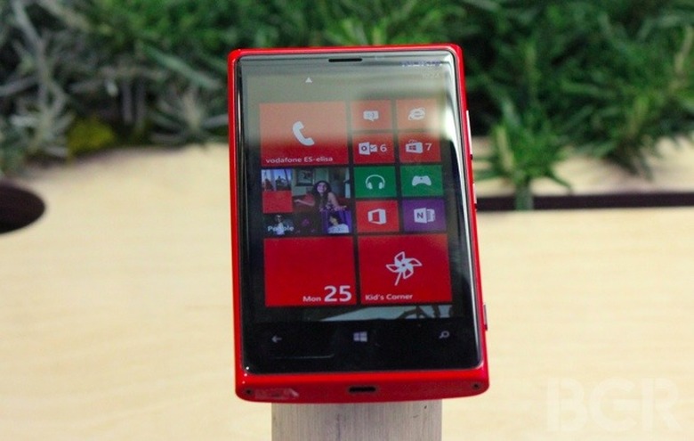 BGR-nokia-lumia-720-6