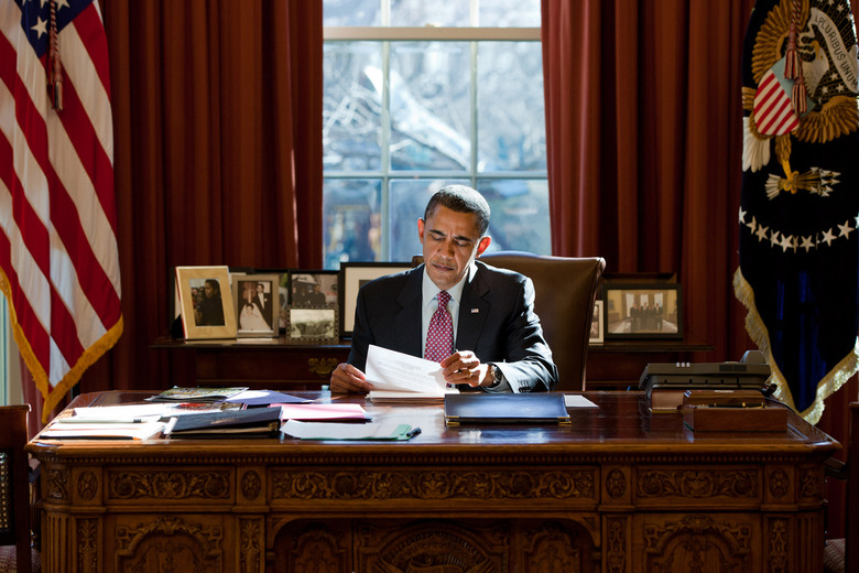 obama-resolute-desk