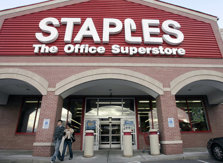 staples-sign
