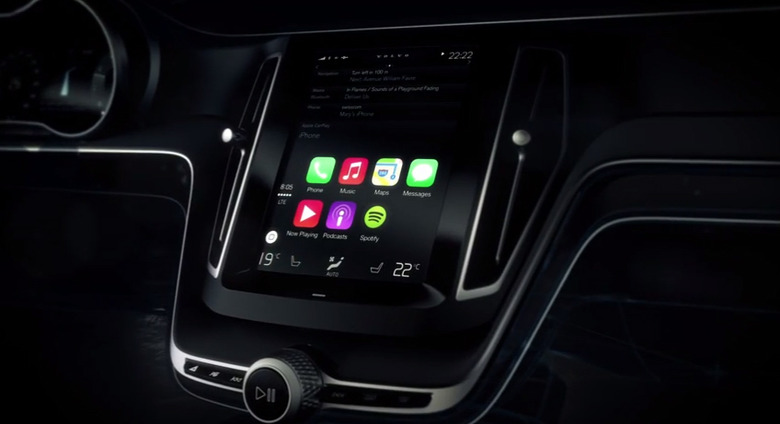 volvo-carplay-video-demo-1