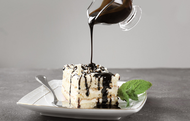 chocolate sauce