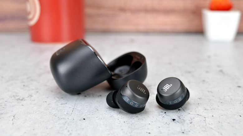JBL Tour Pro+ TWS Main
