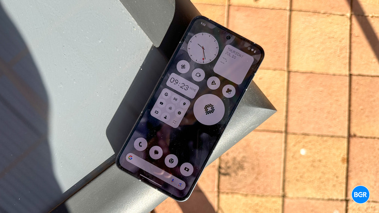 Nothing Phone (2) Front