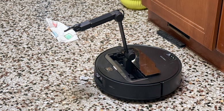 Roborock Saros Z70 review: robot vacuum in action