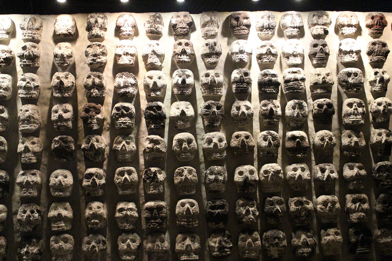 aztec-skulls
