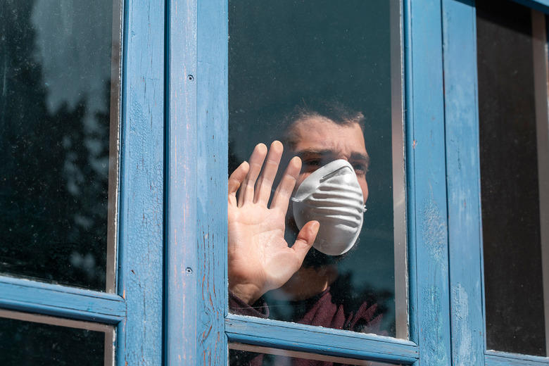 coronavirus-quarantine-face-mask-window