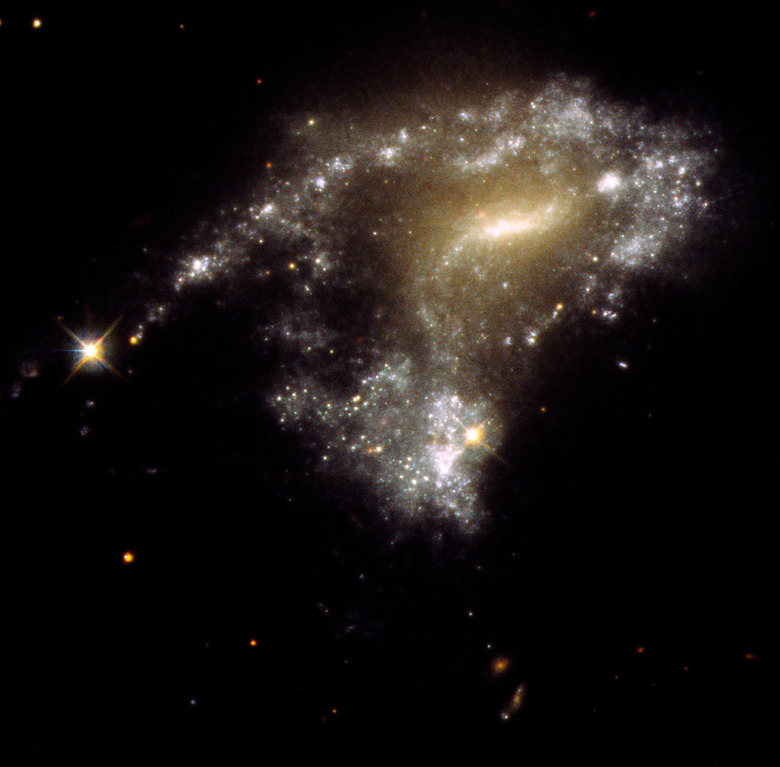 hubble string of pearls galaxy