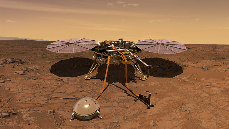 8322_PIA22228_768