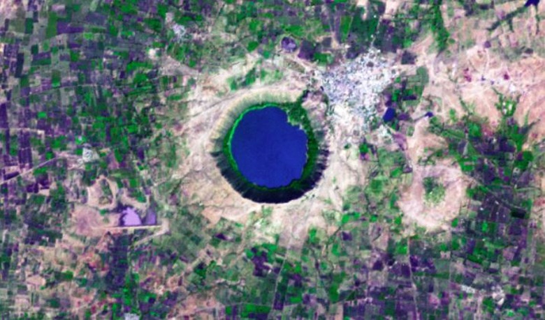 lonar lake