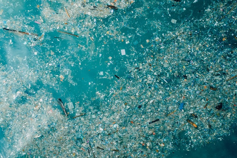 plastic trash in ocean