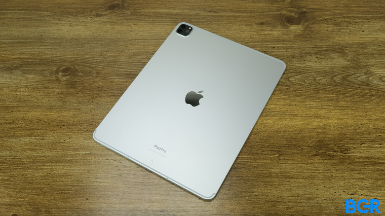 Apple iPad Pro (2022) rear design.