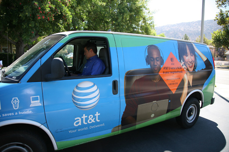 att-uverse-truck