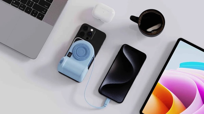 Belkin Stage PowerGrip power bank.