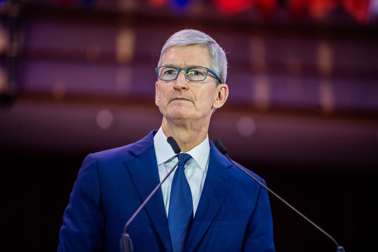 tim-cook-apple-sign