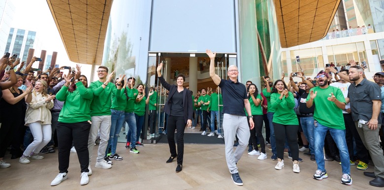 Apple Store in India, Tim Cook