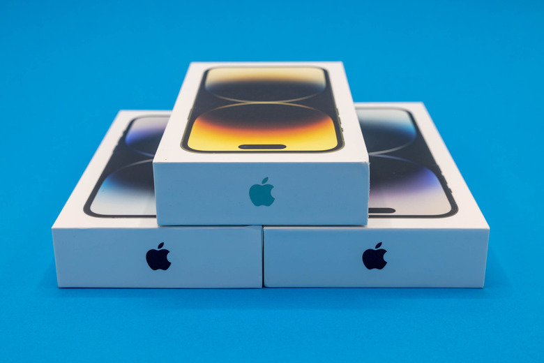 Apple iPhone 14 Pro Max boxes