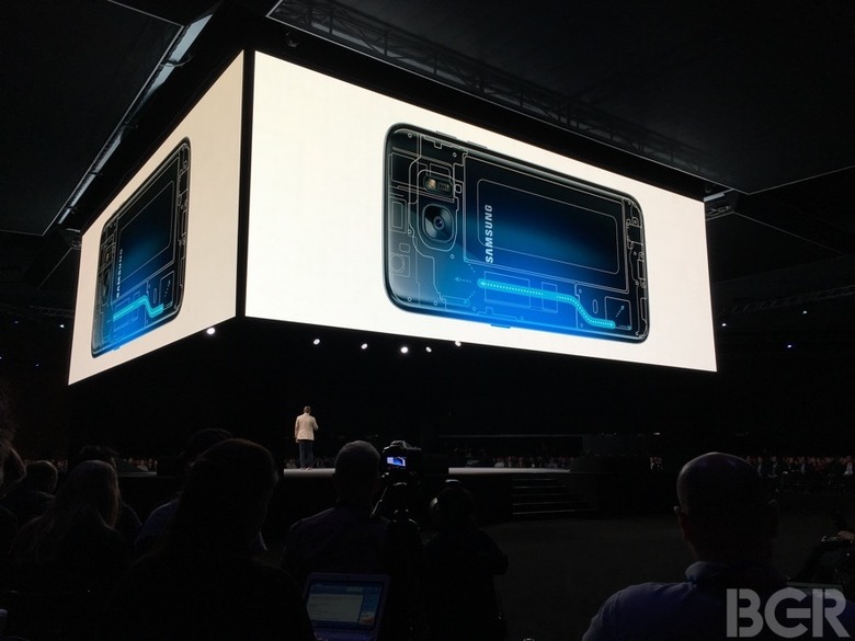 mwc-2016-samsung-galaxy-s7-event-hands-on-69