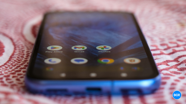 Display on the Google Pixel 8a