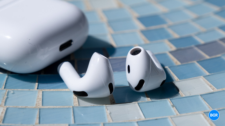 AirPods 4 tips