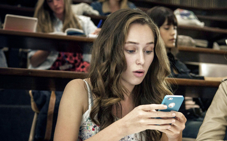 woman-texting-iphone-imessage