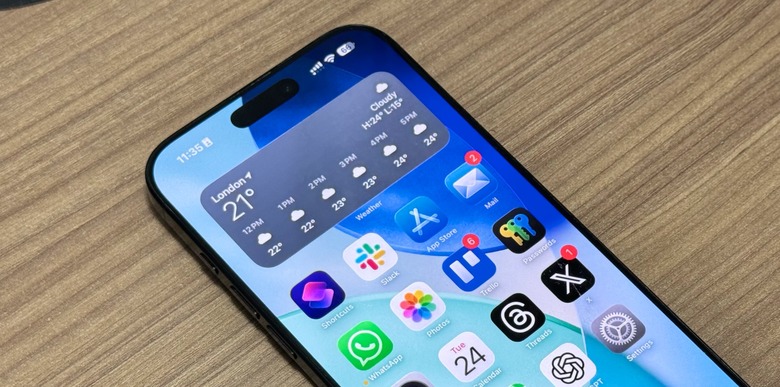 iOS 26 Home Screen on iPhone 16 Pro Max