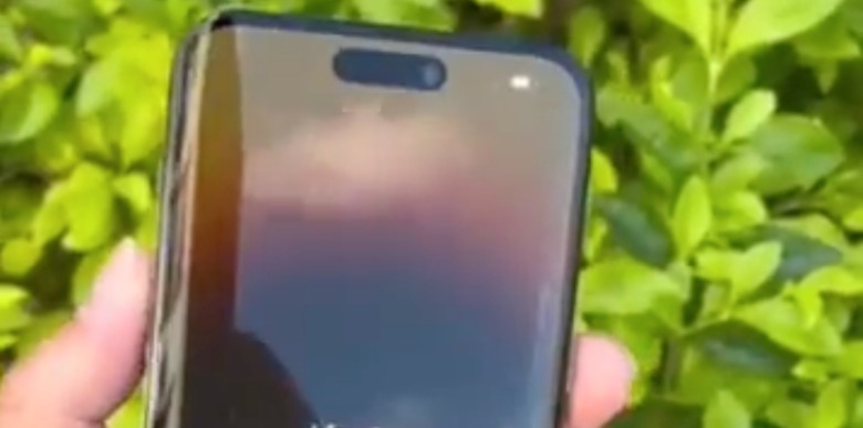 iPhone 14 Pro Max mod with curved display