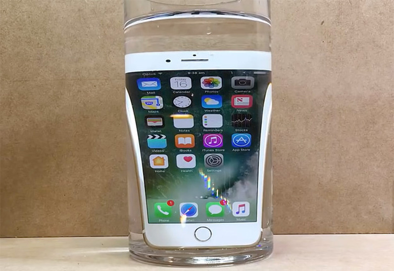 iphone-7-water