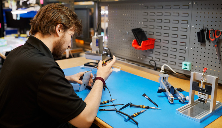 iphone-repairs-apple