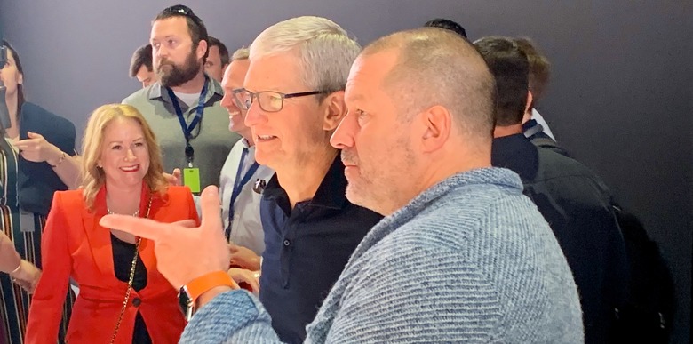 Tim Cook and Jony Ive during the WWDC 2019
