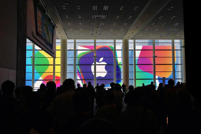 apple-sign-wwdc-2016-1